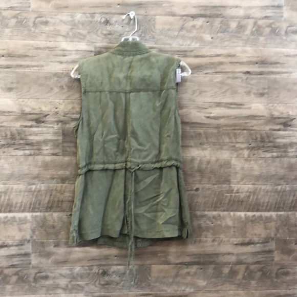 army green vest - Picture 2 of 2